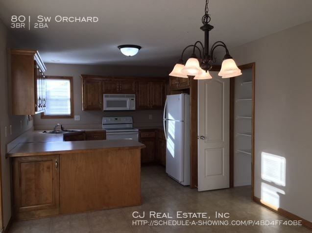 801 Sw Orchard Ct - Photo 3 of 9