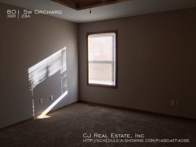 801 Sw Orchard Ct - Photo 4 of 9