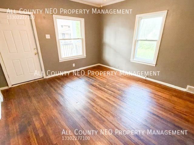 13305 Durkee Ave - Photo 4 of 14