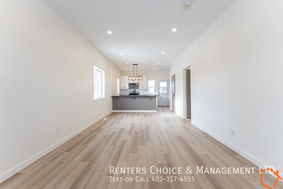 5121D 54 Ave - Photo 3 of 17