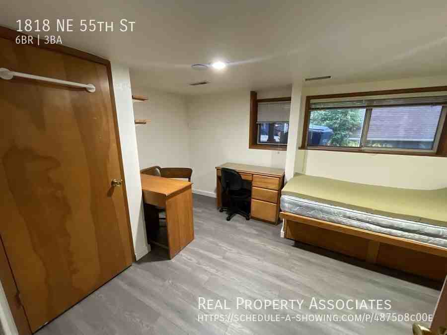 1818 Ne 55th St - Photo 5 of 17