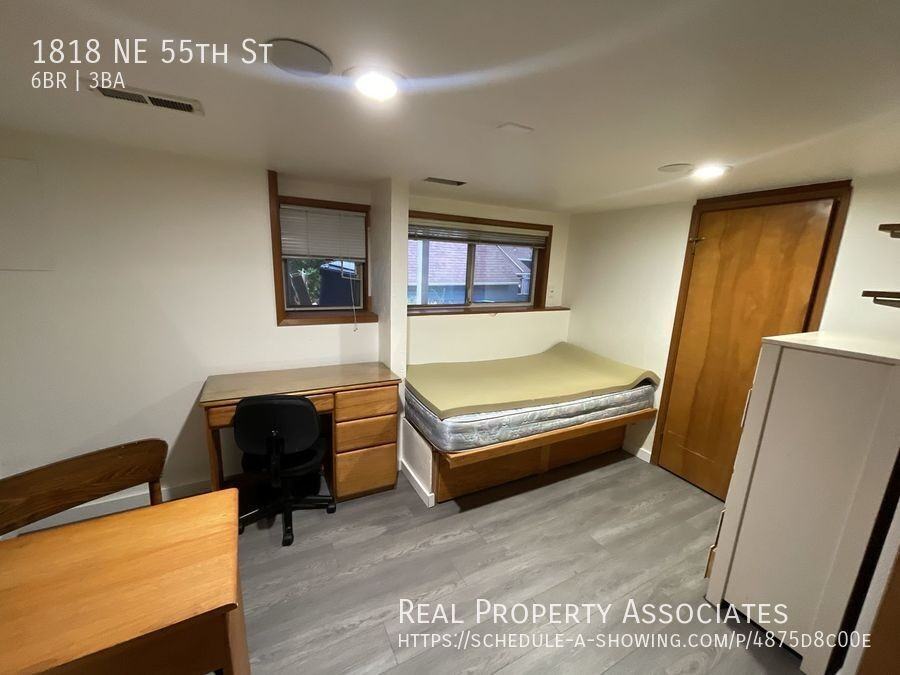 1818 Ne 55th St - Photo 6 of 17
