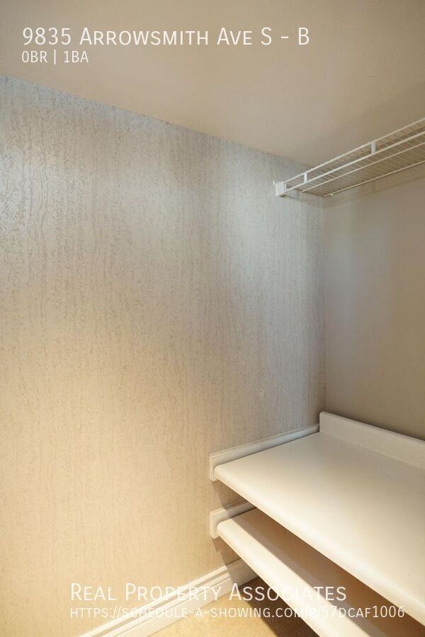 9835 Arrowsmith Ave S #B - Photo 5 of 8