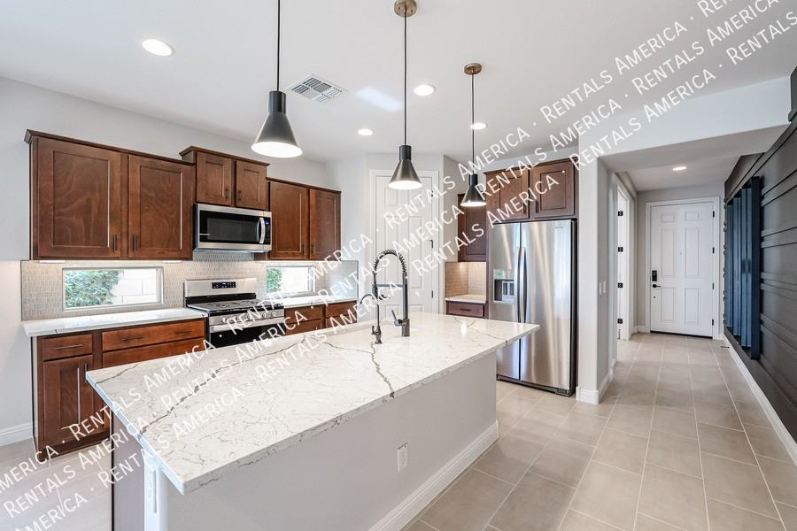 8817 W Luke Ave - Photo 7 of 47