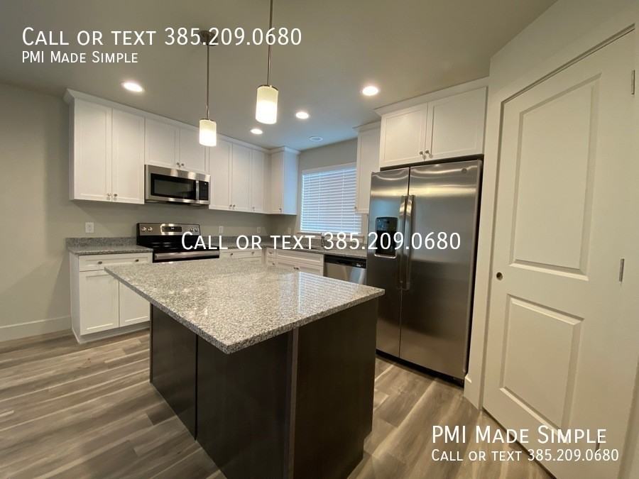 1023 E 1020 S - Photo 3 of 17