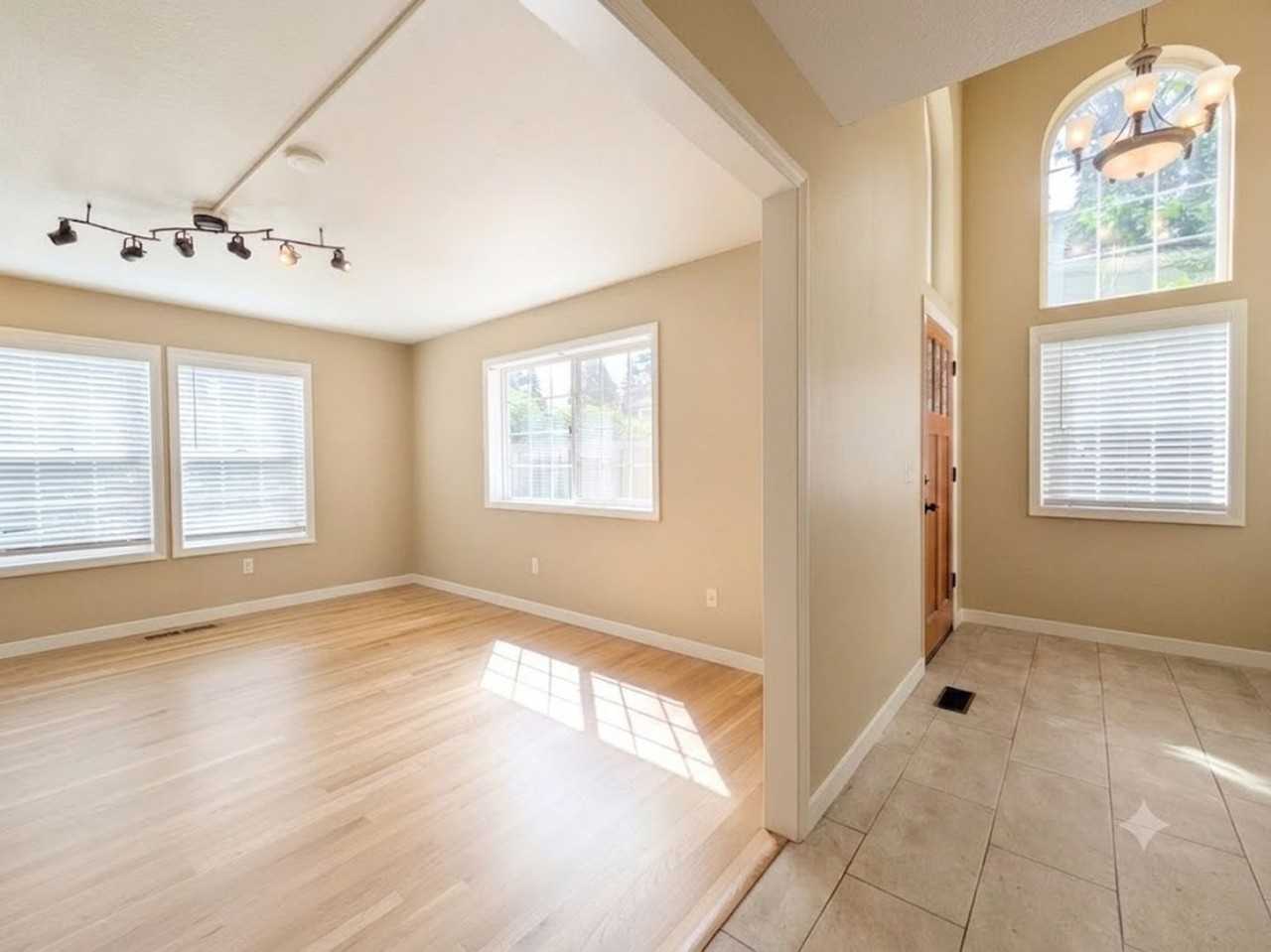 17147 Warren Ct - Photo 5 of 44