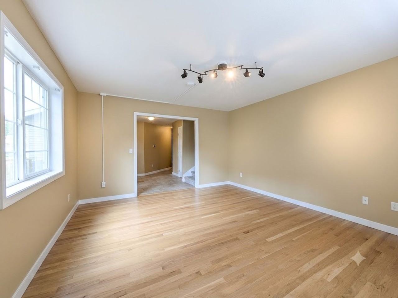 17147 Warren Ct - Photo 7 of 44