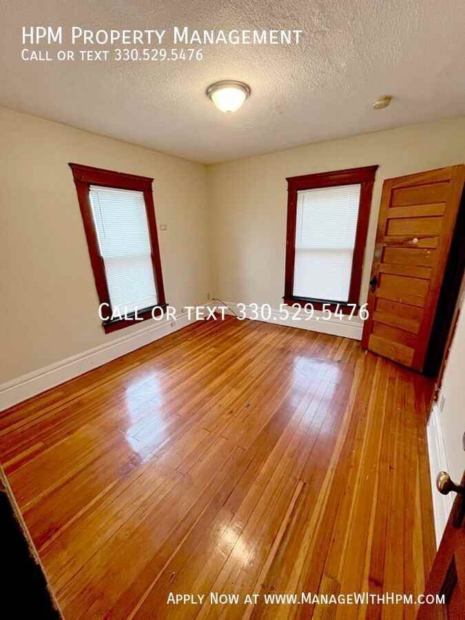 34 Grand Ave #2 - Photo 4 of 36