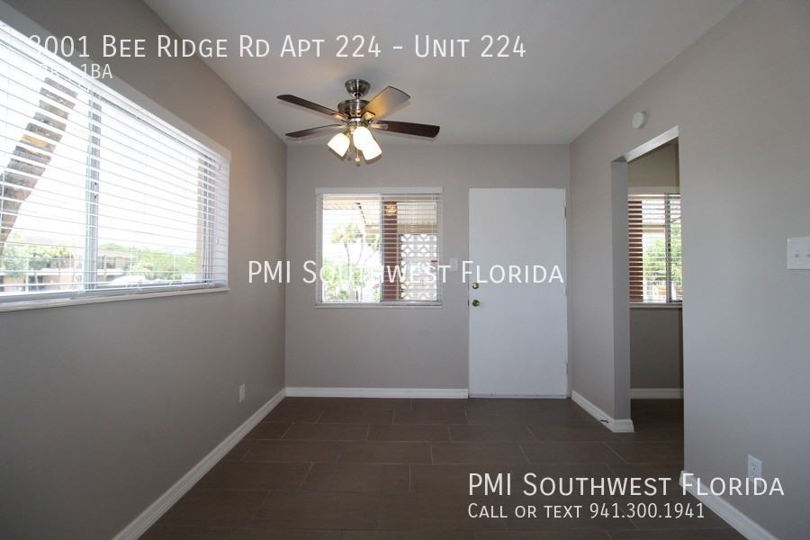 3001 Bee Ridge Rd Apt 224 #224 - Photo 4 of 23