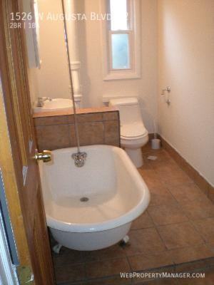 1526 W Augusta Blvd #2 - Photo 4 of 11