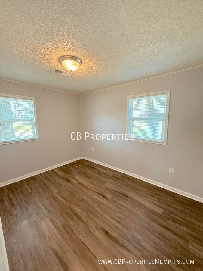4734 Saratoga Rd - Photo 2 of 12