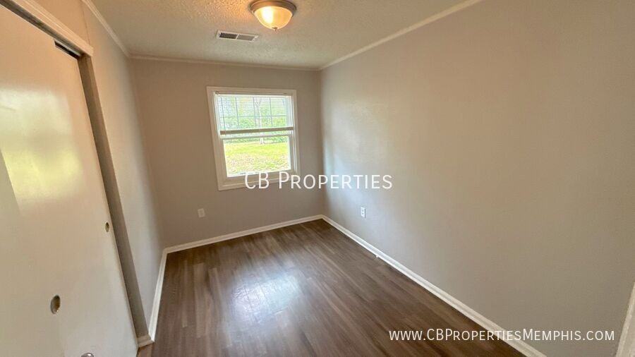 4734 Saratoga Rd - Photo 4 of 12