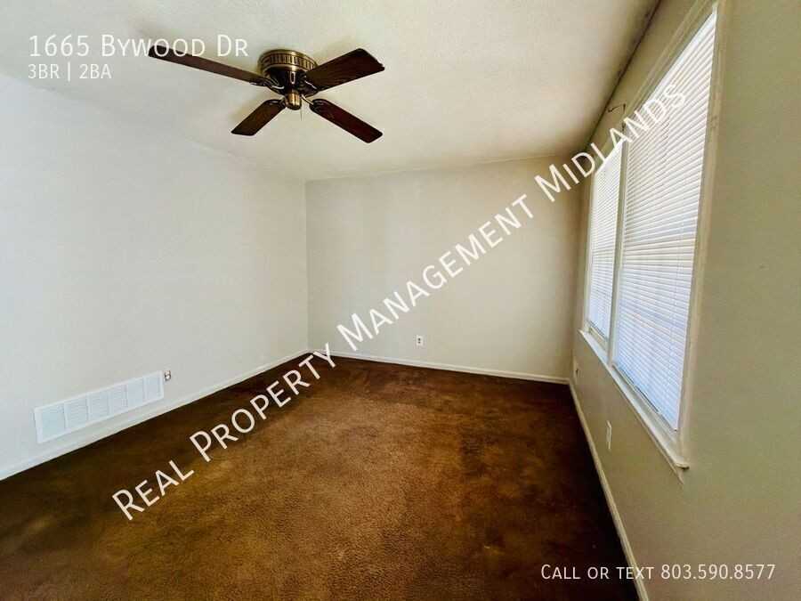 1665 Bywood Dr - Photo 3 of 12