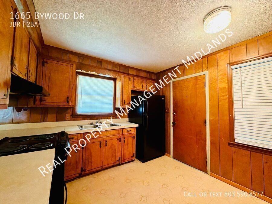 1665 Bywood Dr - Photo 5 of 12
