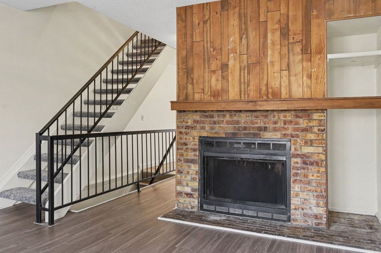 17649 E Loyola Dr #E - Photo 3 of 25