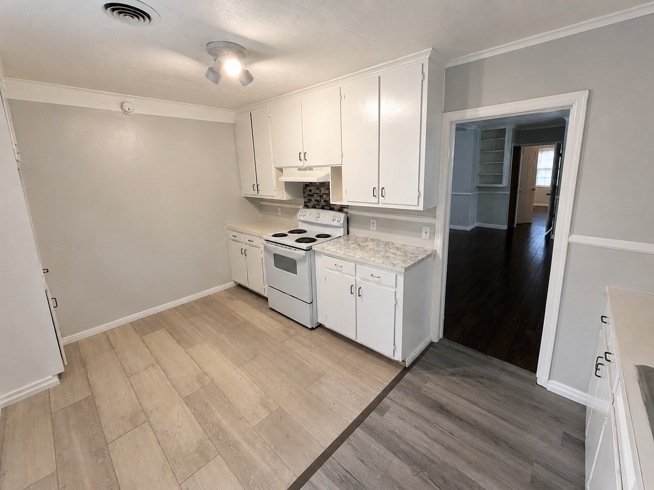111 Robinhood Rd - Photo 2 of 10