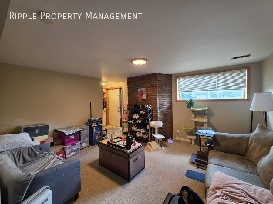 1704 48 Ave Sw - Photo 6 of 22