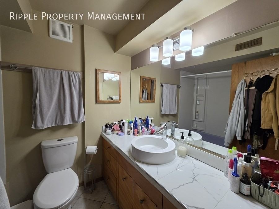 1704 48 Ave Sw - Photo 7 of 22