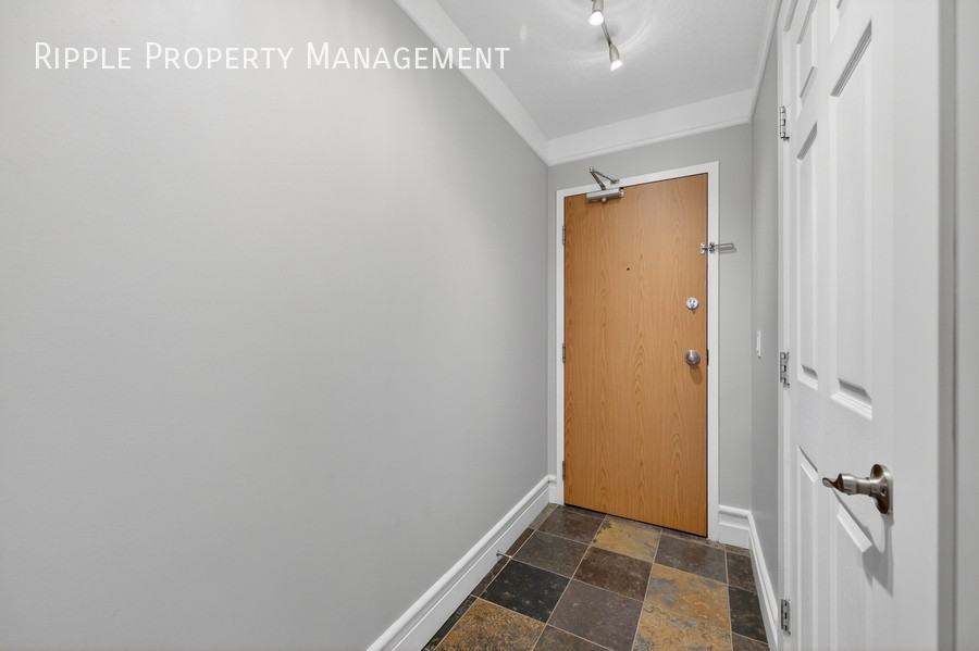 644 Meredith Rd Ne Unit 203 #203 - Photo 3 of 24