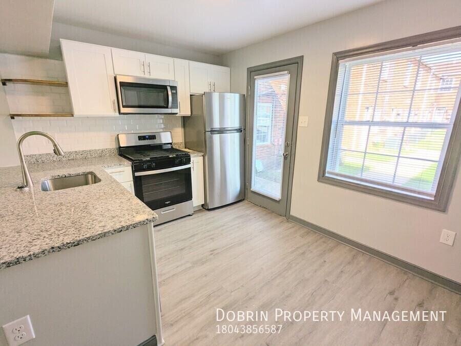 2001 Lakeview Ave #E - Photo 3 of 10