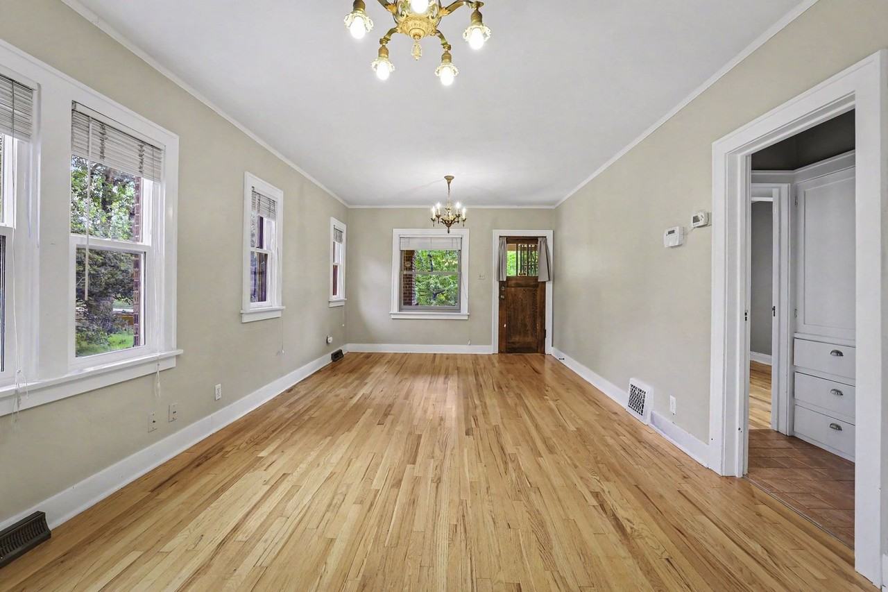 2040 S Ogden St - Photo 5 of 24