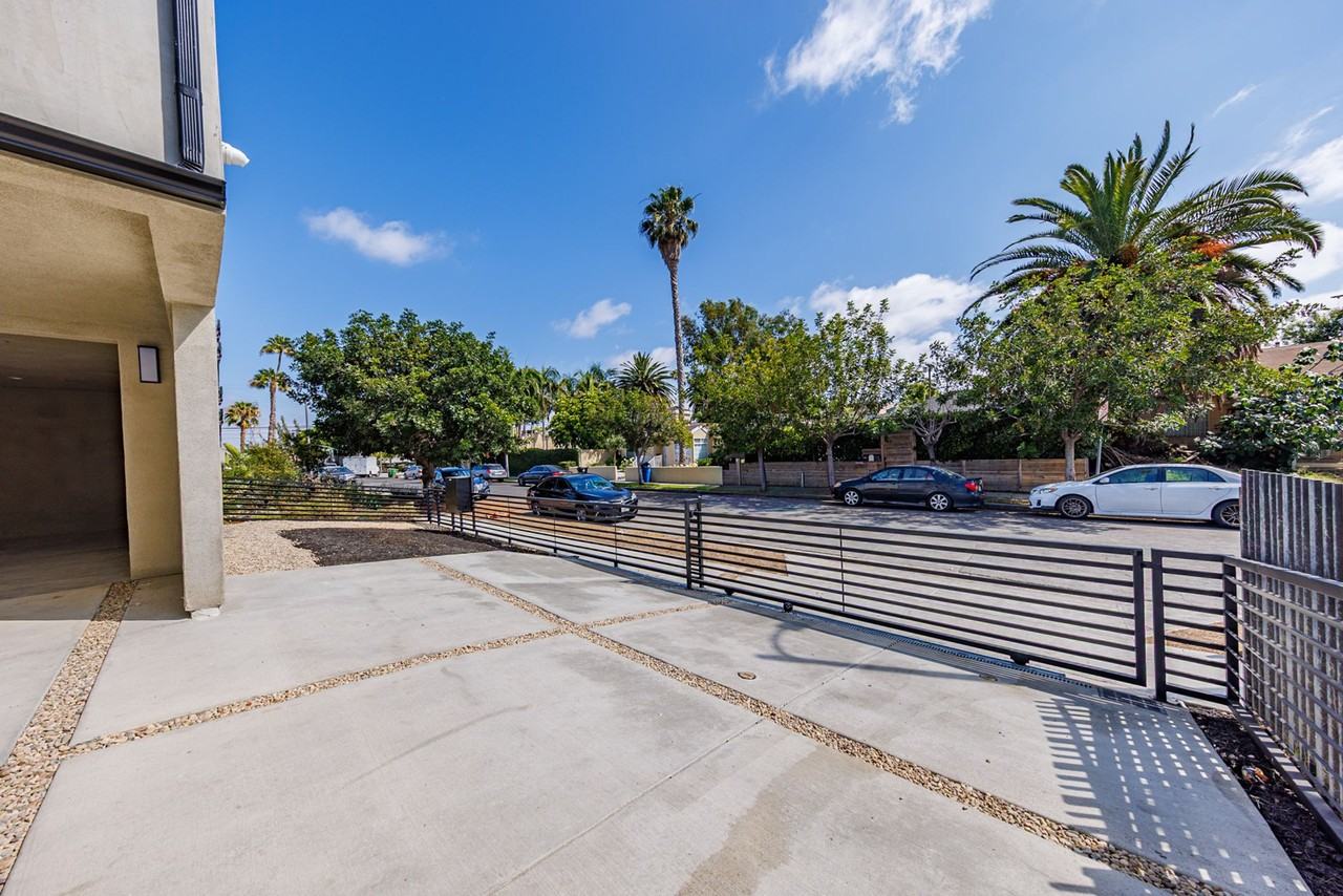 LUXURY in Prime Culver City - Photo 5 of 50