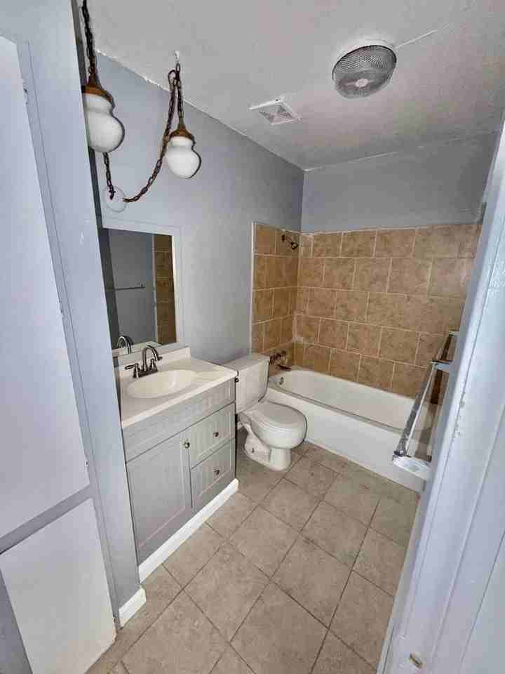2200 Wheeler Ave #A - Photo 2 of 9
