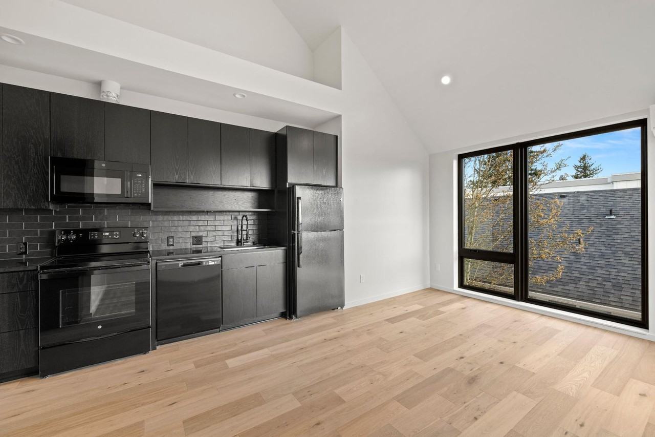 1615 N Willis Blvd - Photo 3 of 50