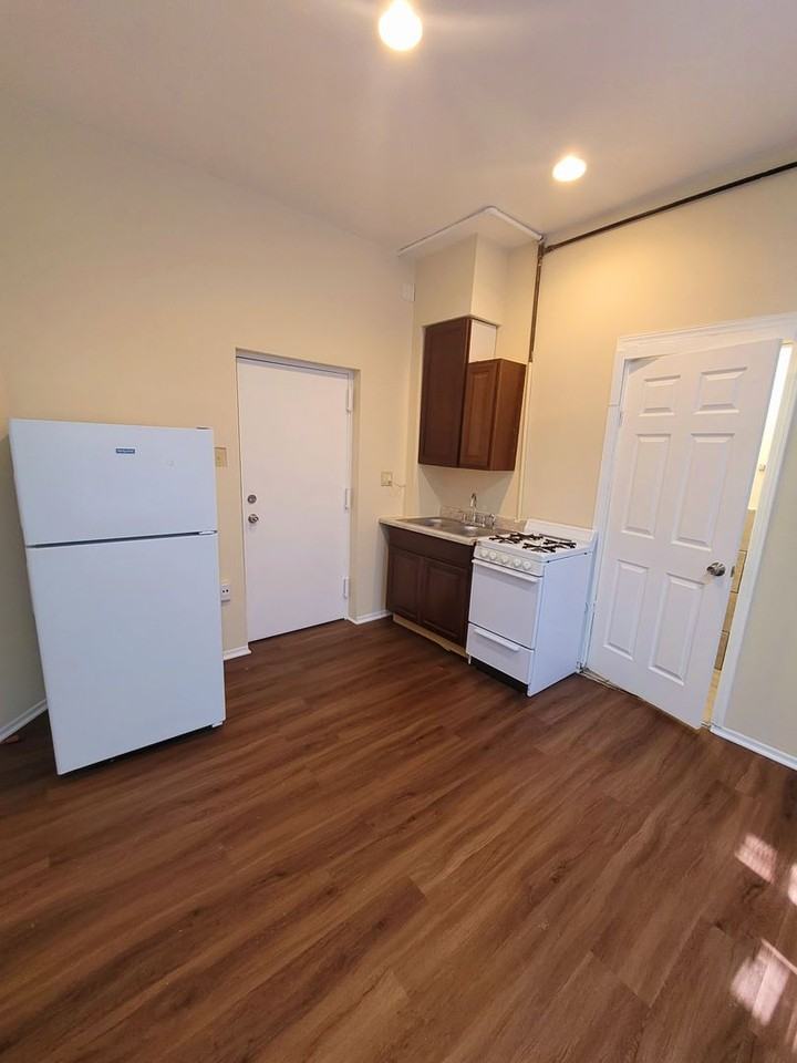 3150 W. Cermak - Photo 2 of 20