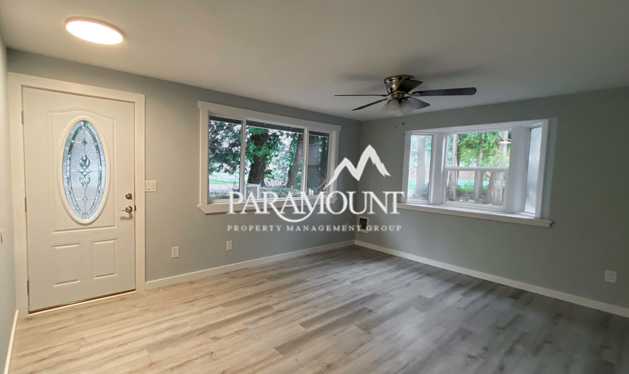 6321 Rest Pl Ne - Photo 5 of 25