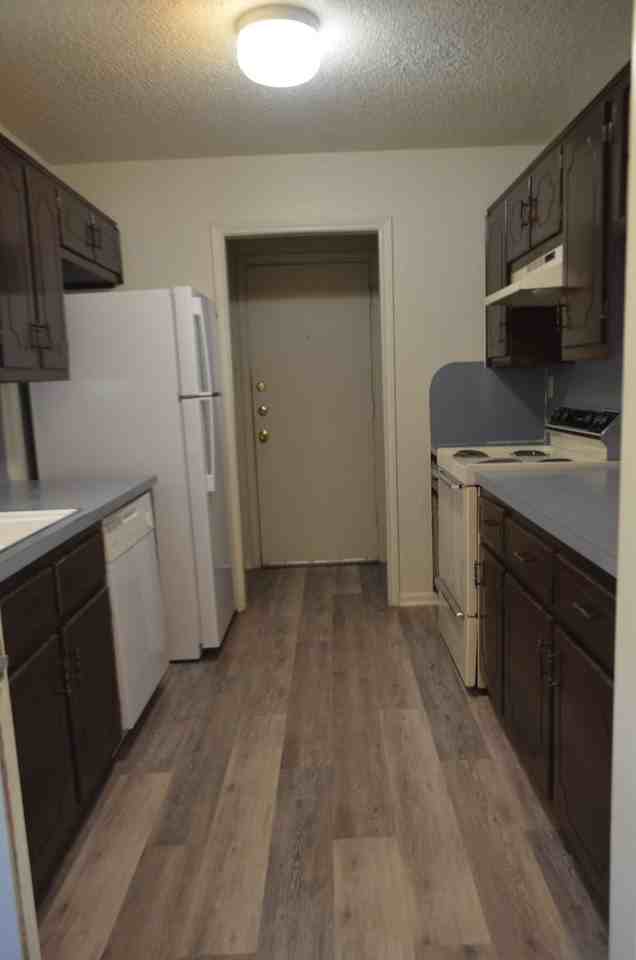 104 Spur Dr - Photo 4 of 20