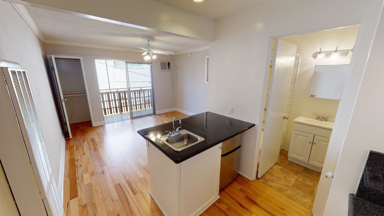 Chii Sai Apts...Gorgeous Apartment...Prime Westside Location...CALL NOW! - Photo 5 of 6