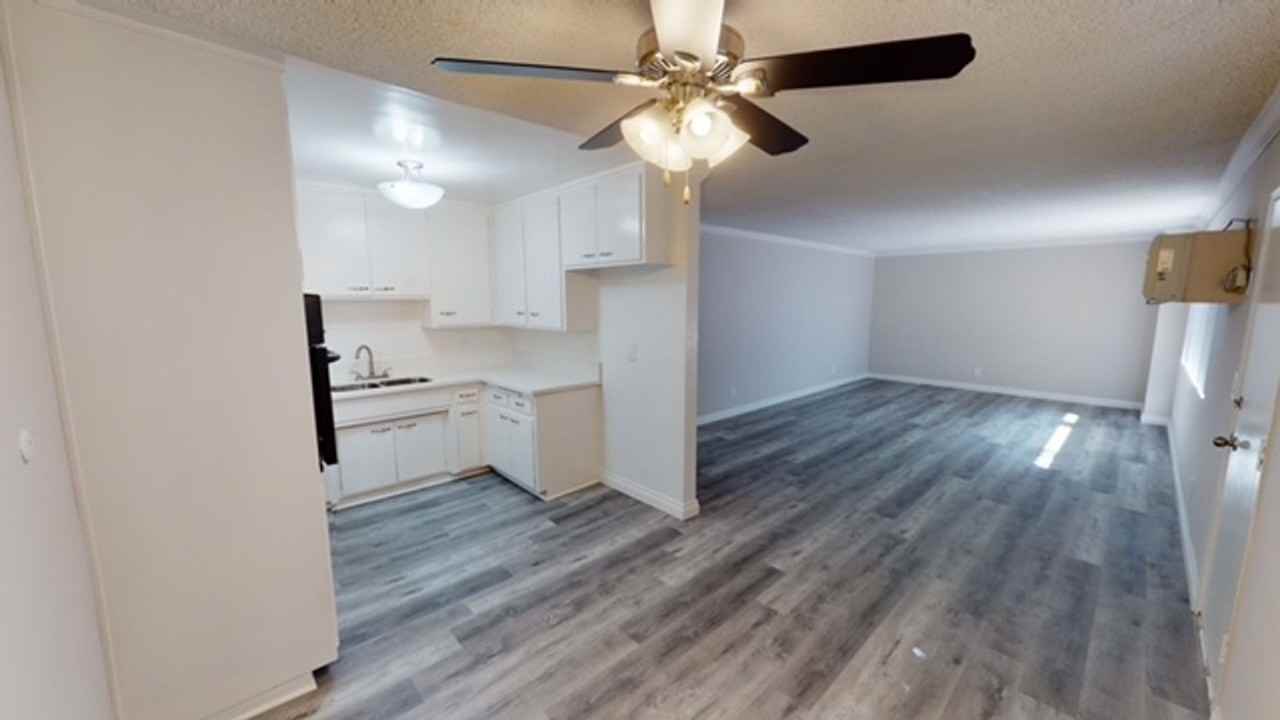 Gilmore Apts.. Beautiful Newly Remodeled Apartments...CALL NOW! - Photo 5 of 6