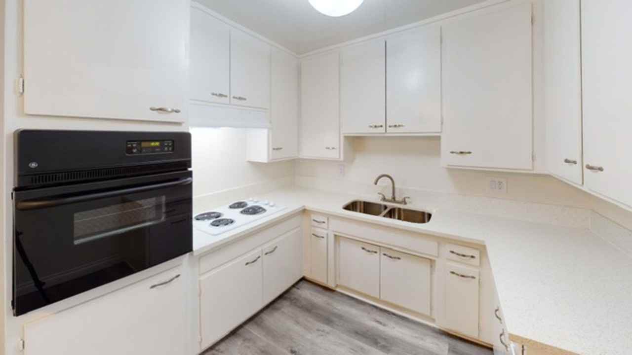 Gilmore Apts.. Beautiful Newly Remodeled Apartments...CALL NOW! - Photo 6 of 6