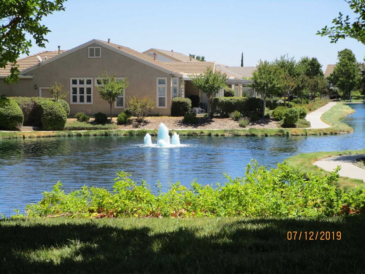 451 Edgewood Dr - Photo 3 of 13