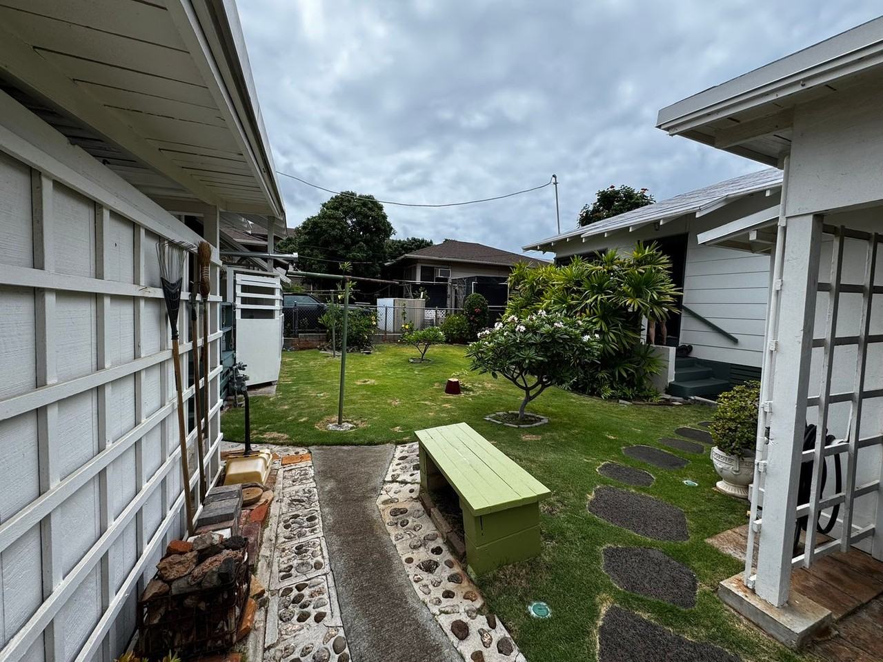 3317 Hinano St - Photo 3 of 18