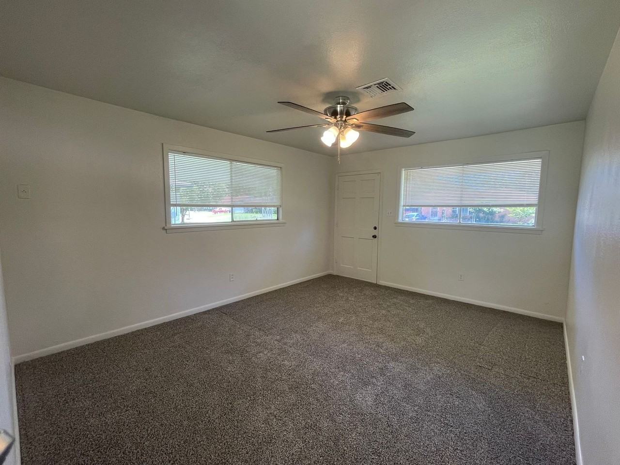 4212 Elaine St - Photo 2 of 10