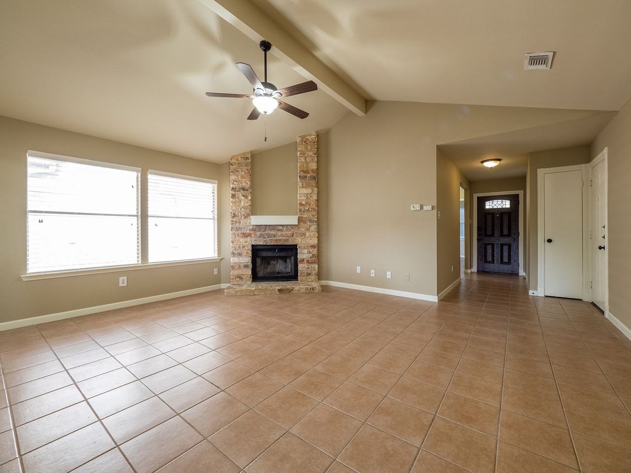 16829 Whitebrush Loop - Photo 4 of 17