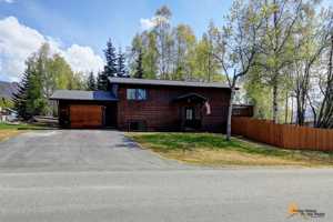 featured image of 10137 Birch Ln