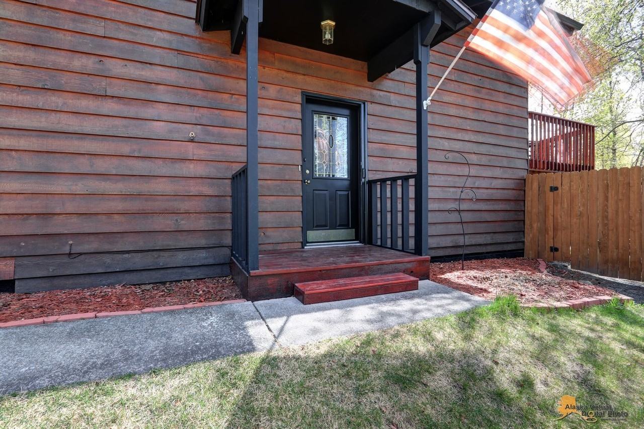 10137 Birch Ln - Photo 4 of 47
