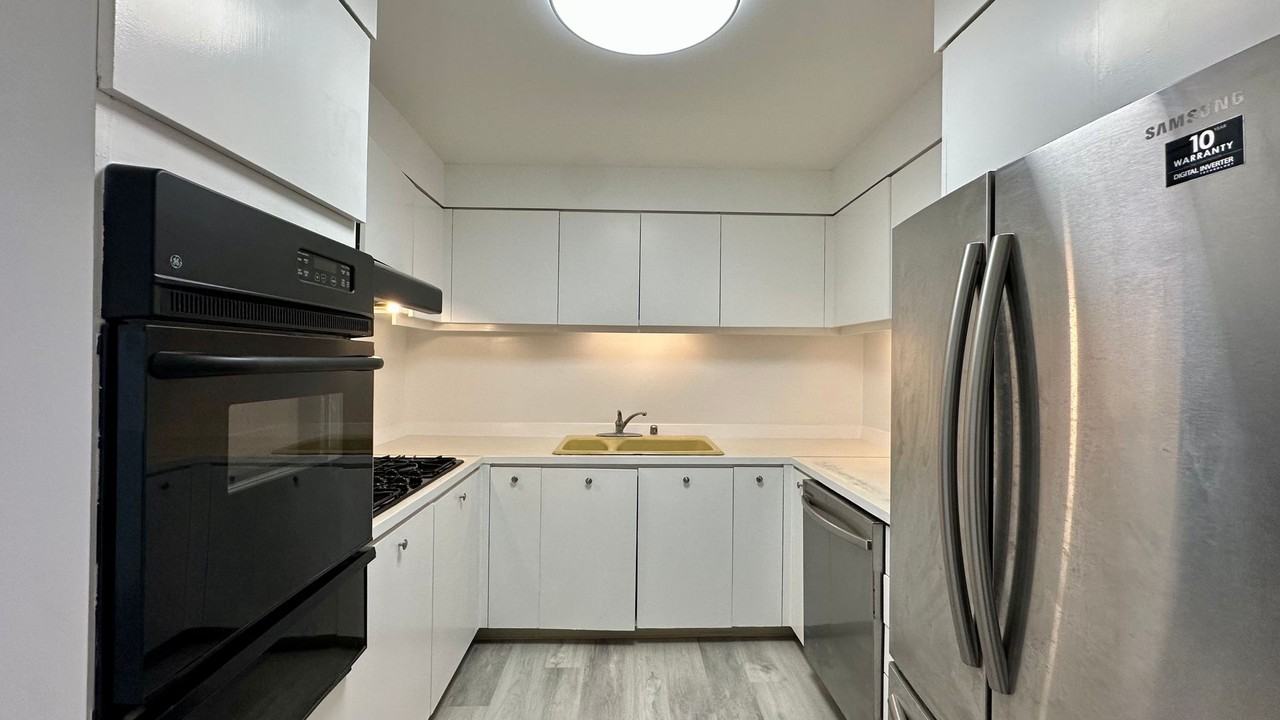 1600 Ala Moana Blvd #2506 - Photo 5 of 20