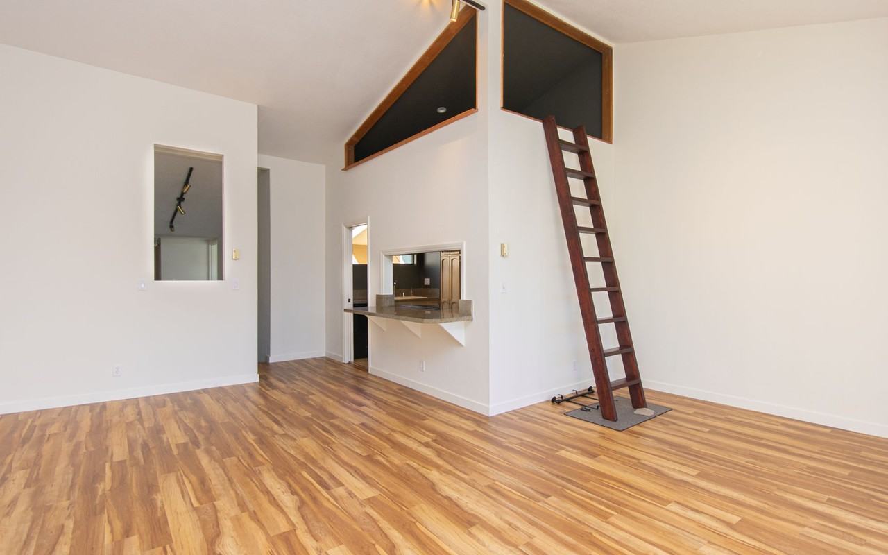 4637 Park Dr #8 - Photo 6 of 16