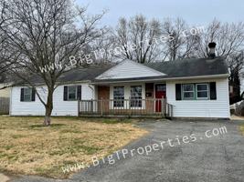 featured image of 16 W Clairmont Dr