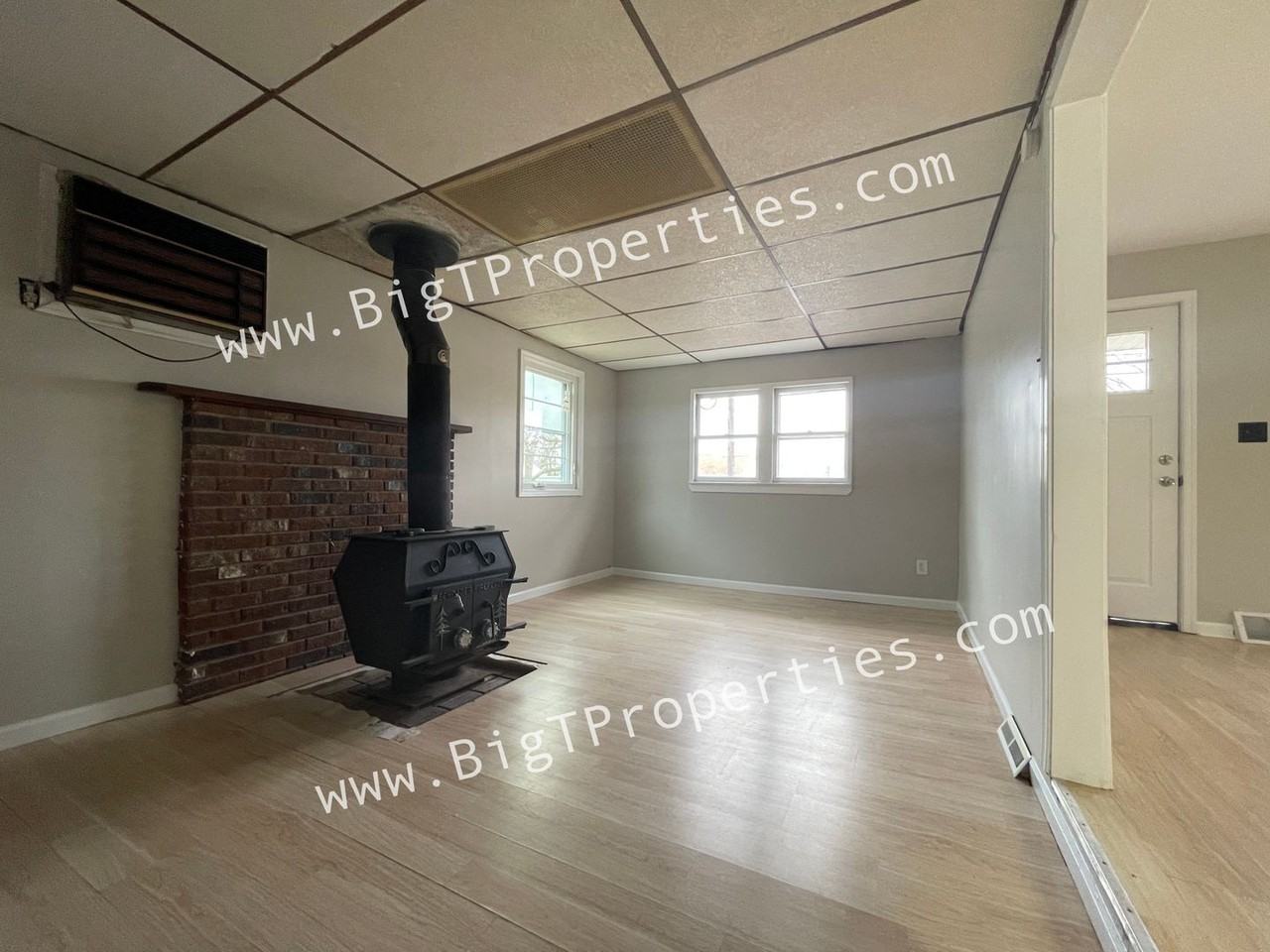 16 W Clairmont Dr - Photo 5 of 14
