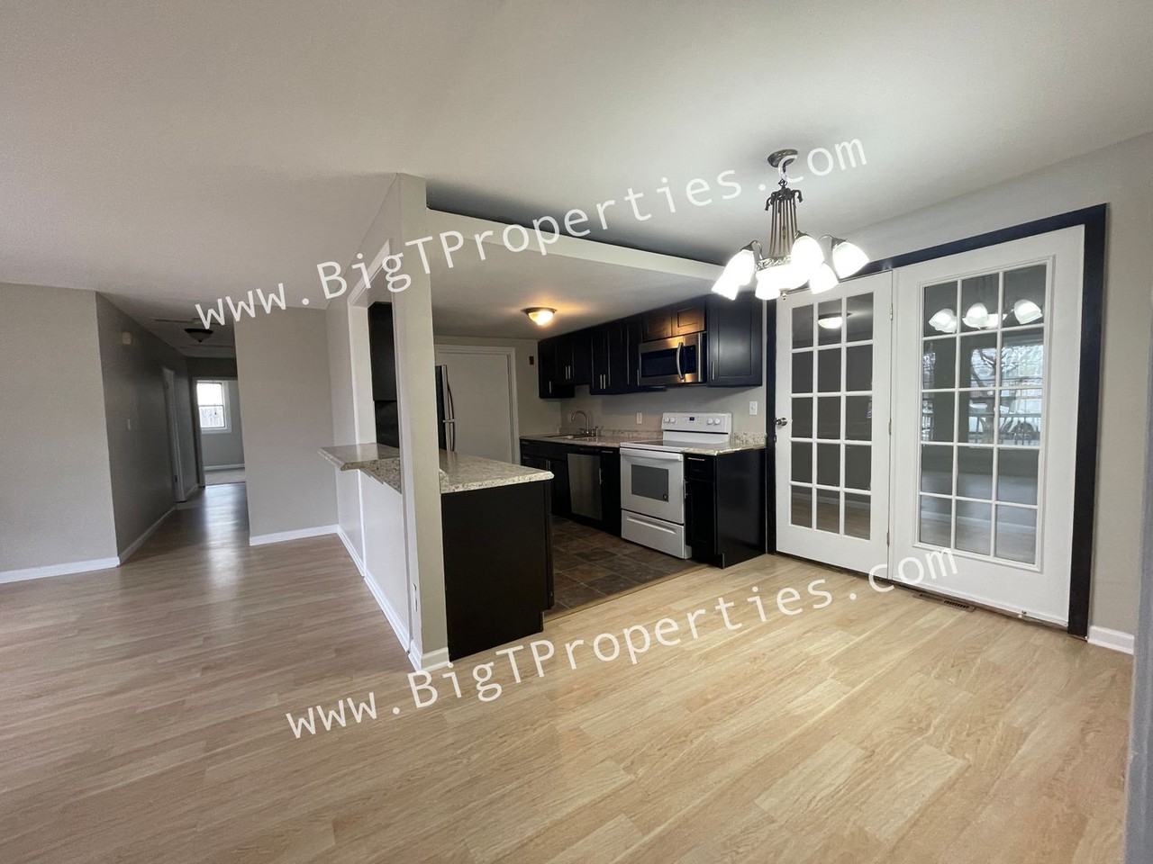 16 W Clairmont Dr - Photo 6 of 14