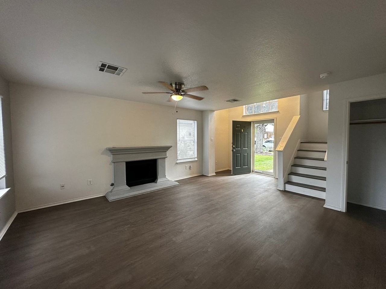 9344 Bernoulli Dr - Photo 3 of 6