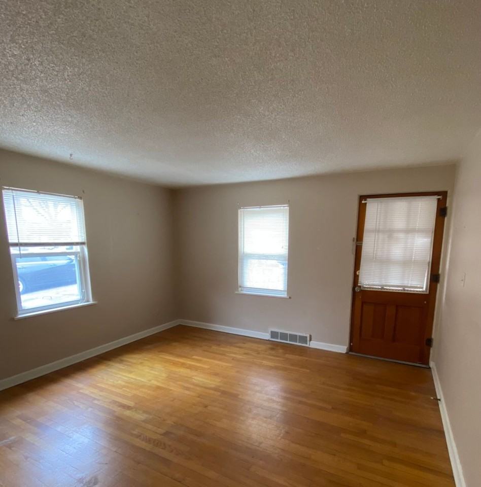 1309 Willard Ave - Photo 4 of 5