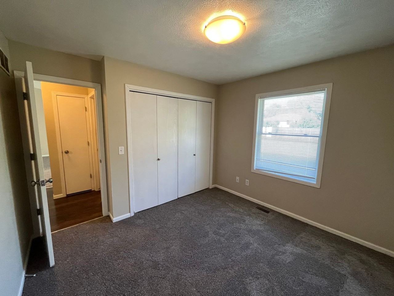 420 W Saunders Ave - Photo 7 of 9