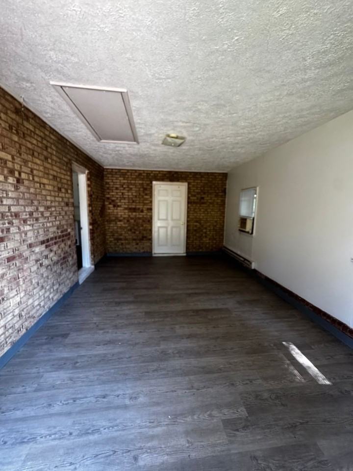 6016 Leo Dr - Photo 3 of 15