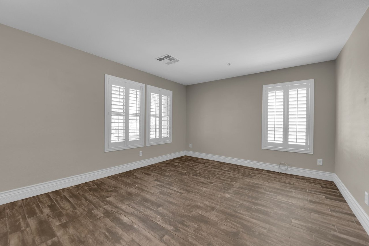 646 Monument Point St - Photo 7 of 50